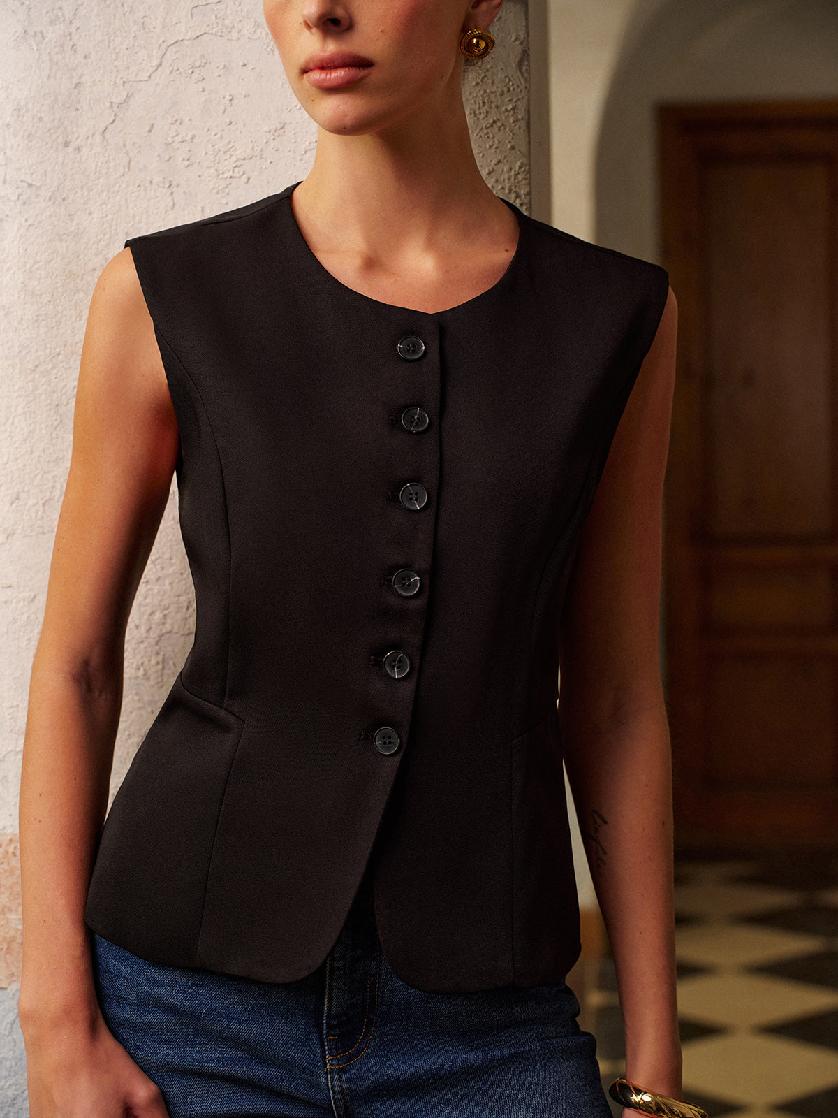 Round Neck Split Button Yelek