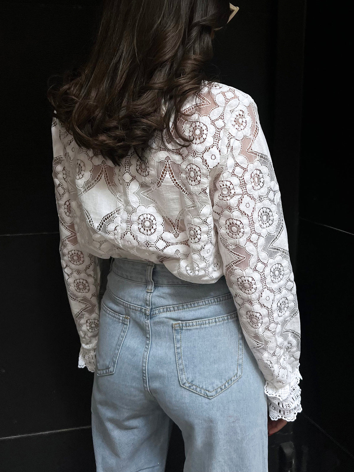 Lace Embroidery Floral Mock Neck Bluz