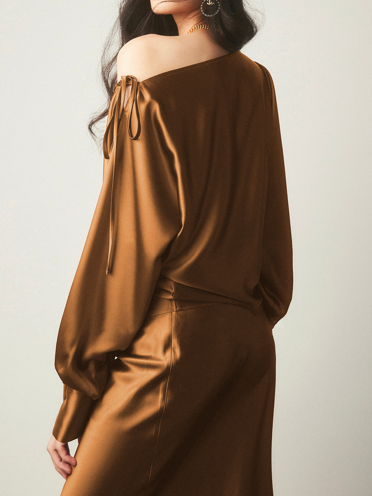 Satin Asymmetrical Cold Shoulder Tied Bluz