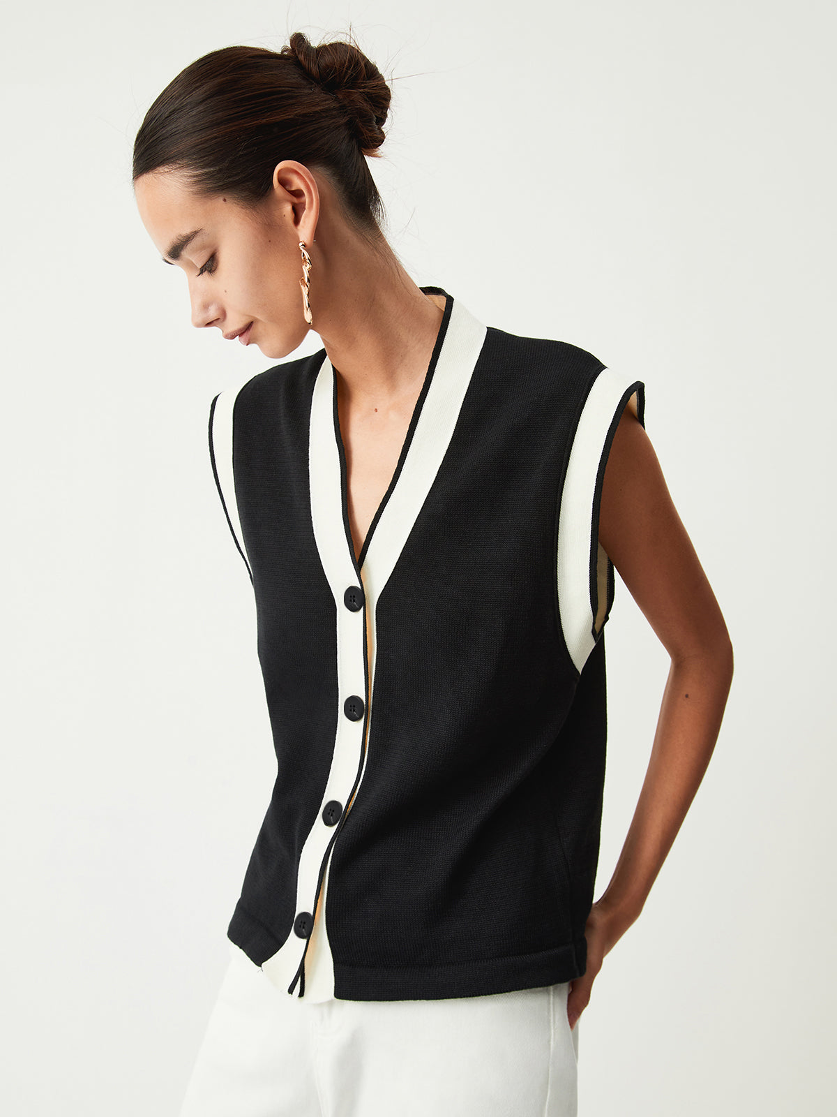 Contrast Trim Sweater Yelek
