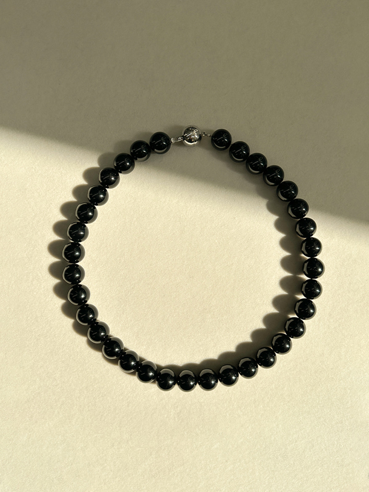 Elegant Black Onyx Bead Kolye