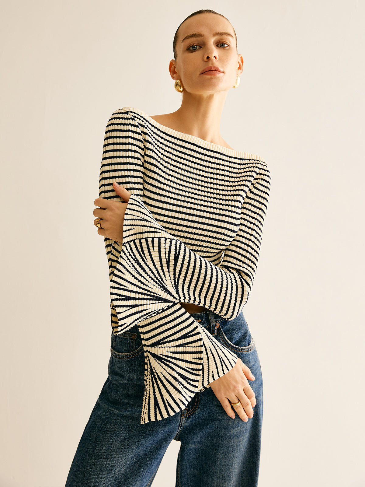 Striped Ruffle-Sleeve Knit Üst