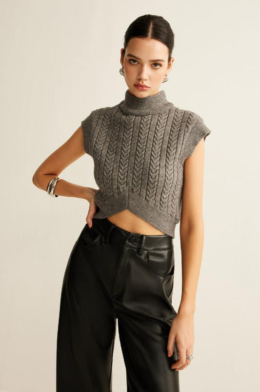 Cable-Knit Mock Neck Crop Sweater Yelek