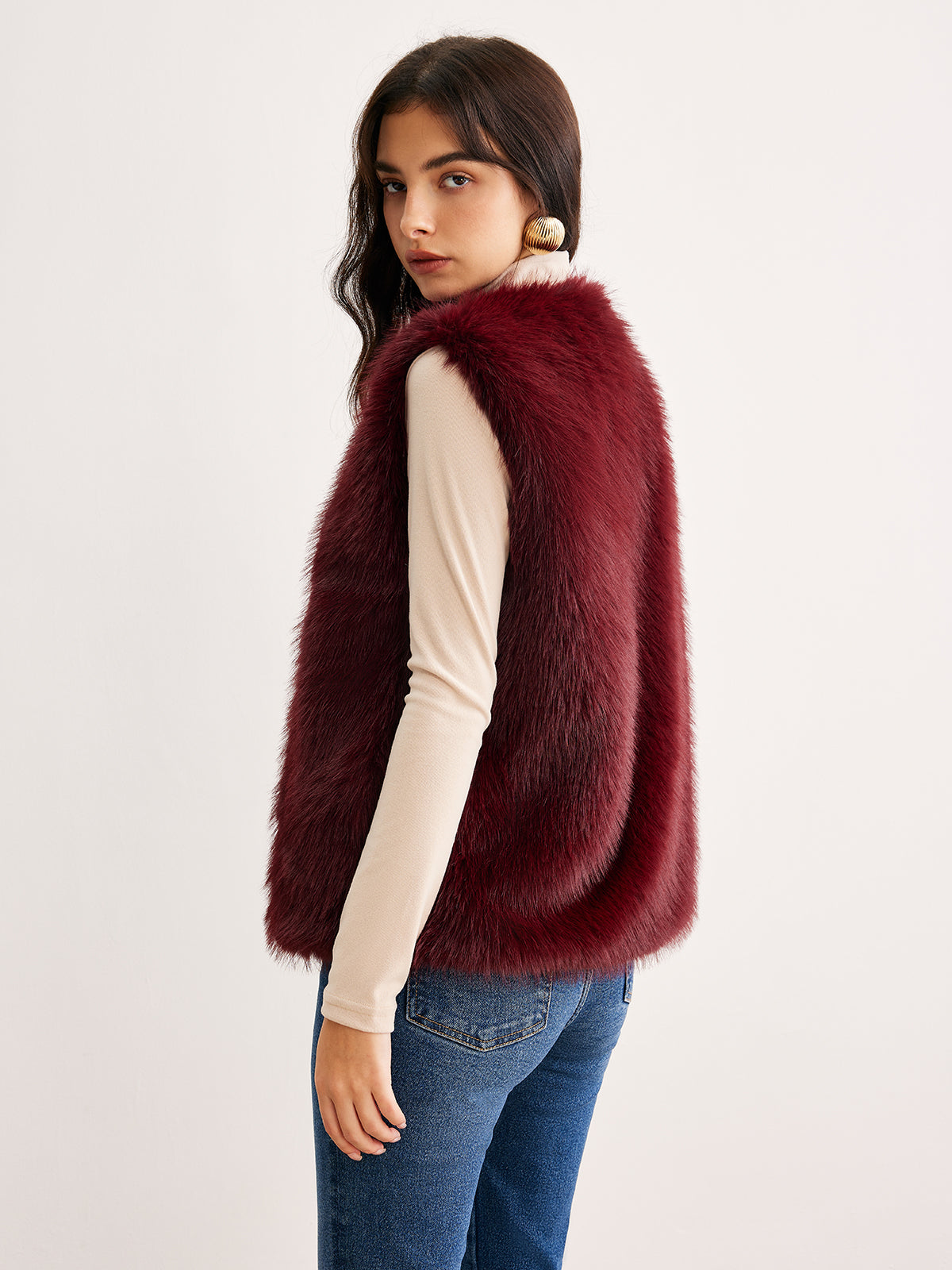 Minimalist Faux Fur Yelek