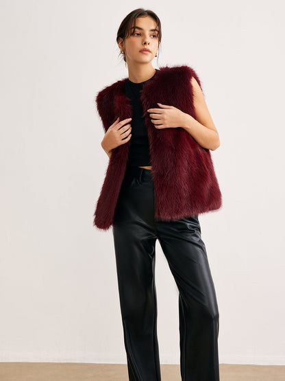 Minimalist Faux Fur Yelek