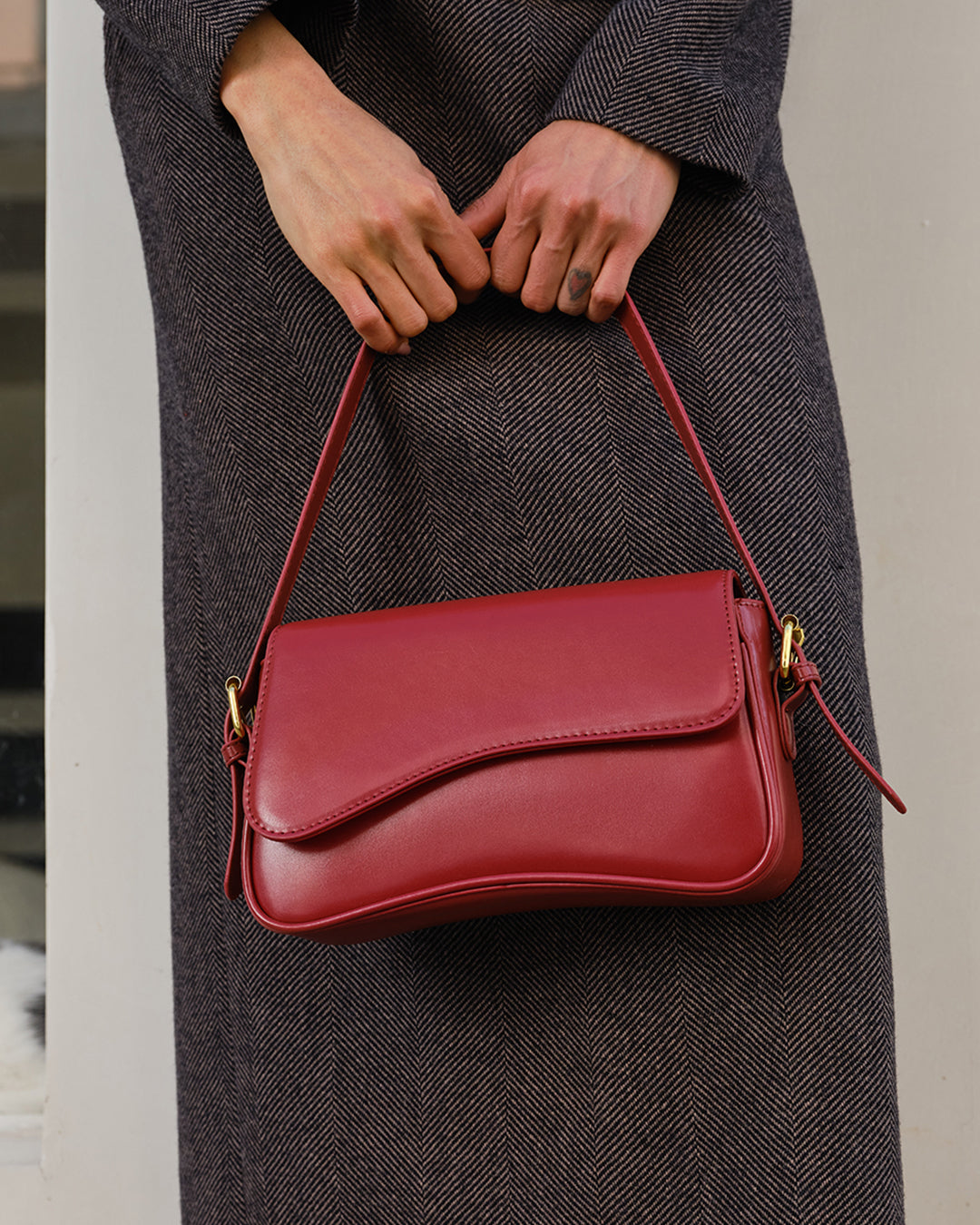 Adjustable Strap Flap Armpit Çanta