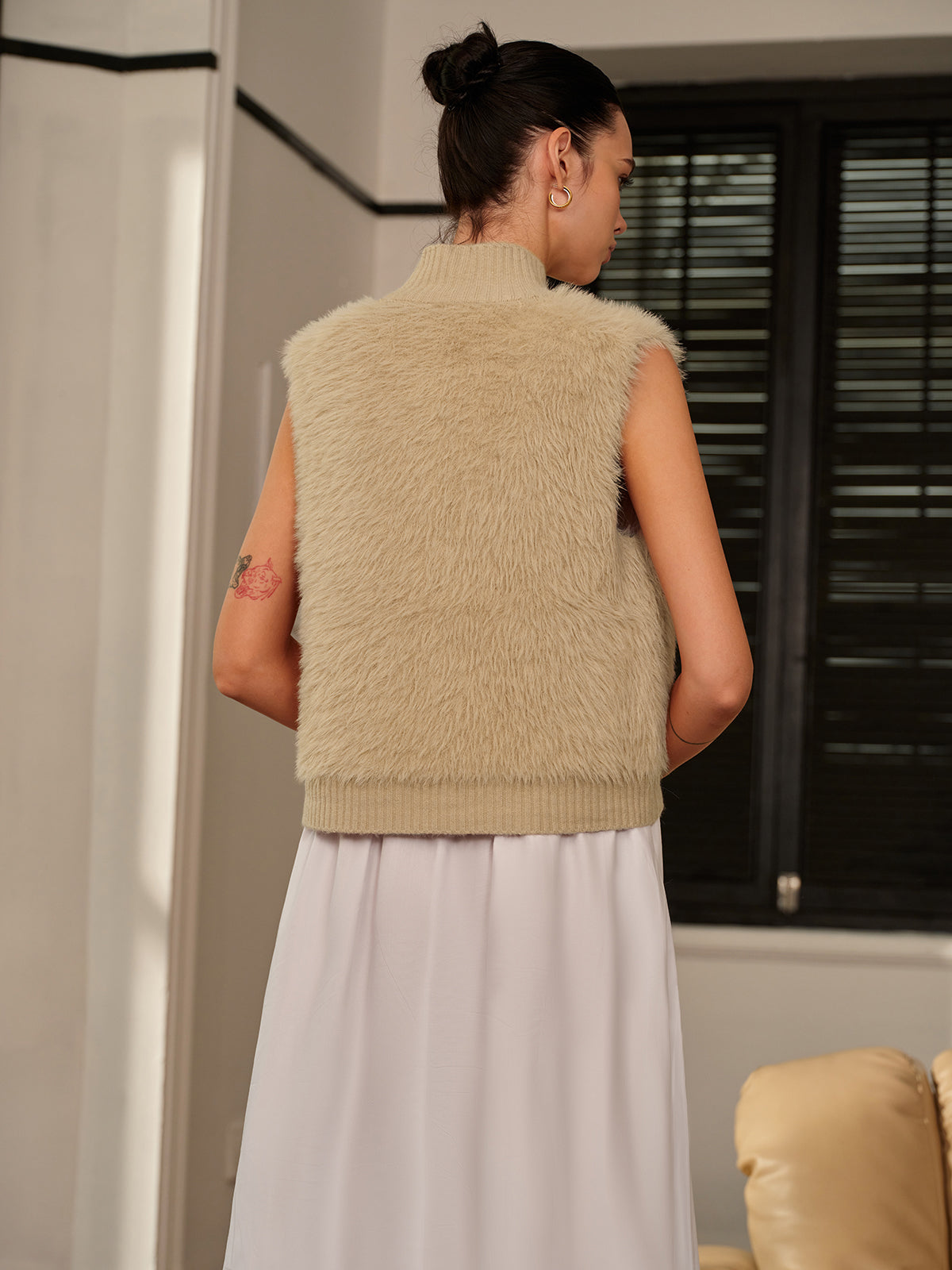 Mock Neck Button Fuzzy Yelek